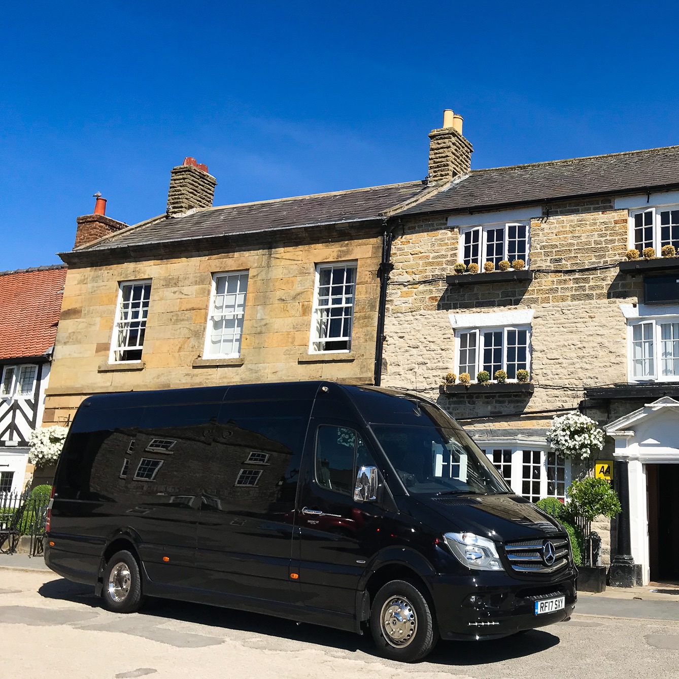 Luxury minibus Swan Hotel